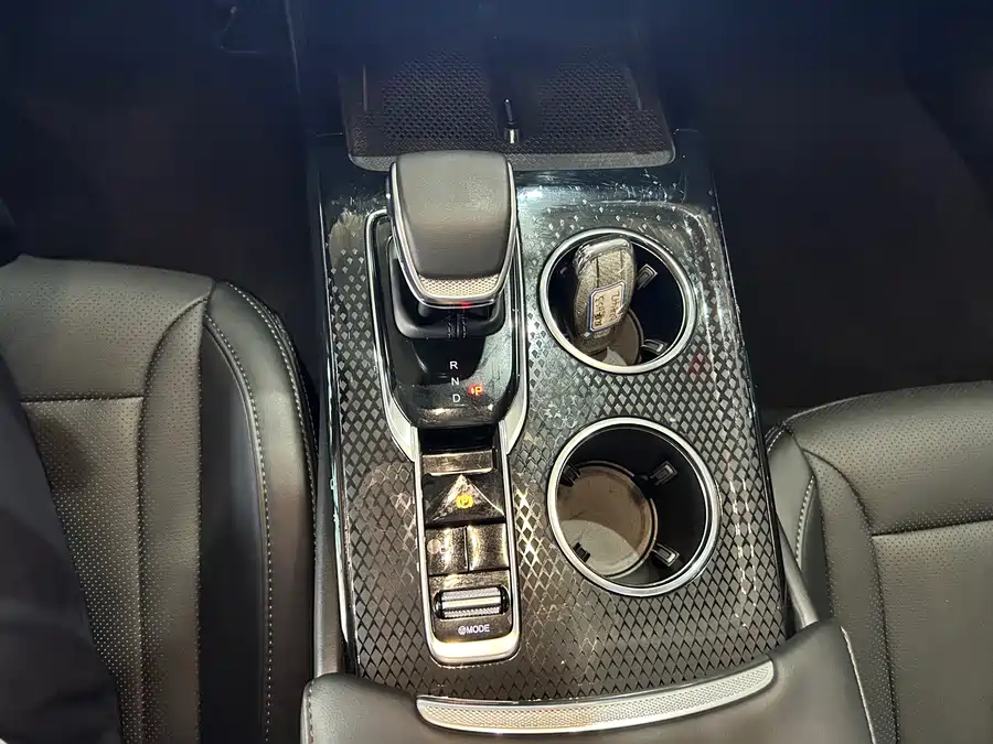 900x675_0_q87_c42_autohomecar__Chto52kruiiAN6YkAAvDjwBHDho135.jpg.webp Used Hongqi HS3 PHEV 2024 115km Jinwei Edition