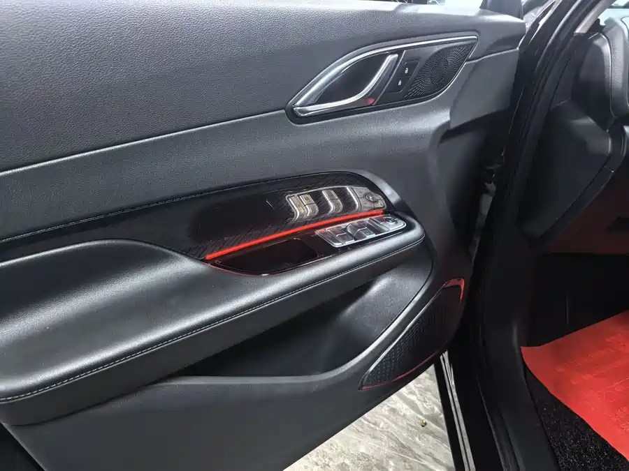 900x675_0_q87_c42_autohomecar__Chto52ks49uADKEgAAeBC2kgkhU571.jpg.webp Used Hongqi HS3 PHEV 2024 115km Jinwei Edition