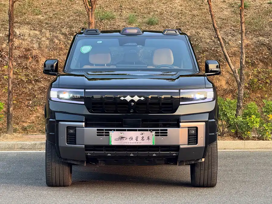 900x675_0_q87_c42_autohomecar__Chto52kxW7KAX5iJAA_96iC1wGA961.jpg.webp Used BYD Leopard 8 2025 Zhiyong flagship version 7 seats