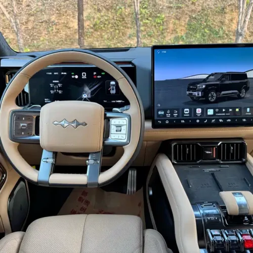 900x675_0_q87_c42_autohomecar__Chto52kxW7yAAIAnAAplm4FDetY714.jpg.webp Used BYD Leopard 8 2025 Zhiyong flagship version 7 seats