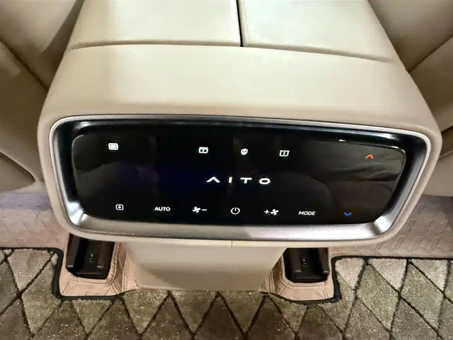900x675_0_q87_c42_autohomecar__Chto52kxXXaAE1-jAAGeuXXvB5Y455.jpg.webp Used AITO M9 2024 extended range Ultra version 42kWh 6-seater version