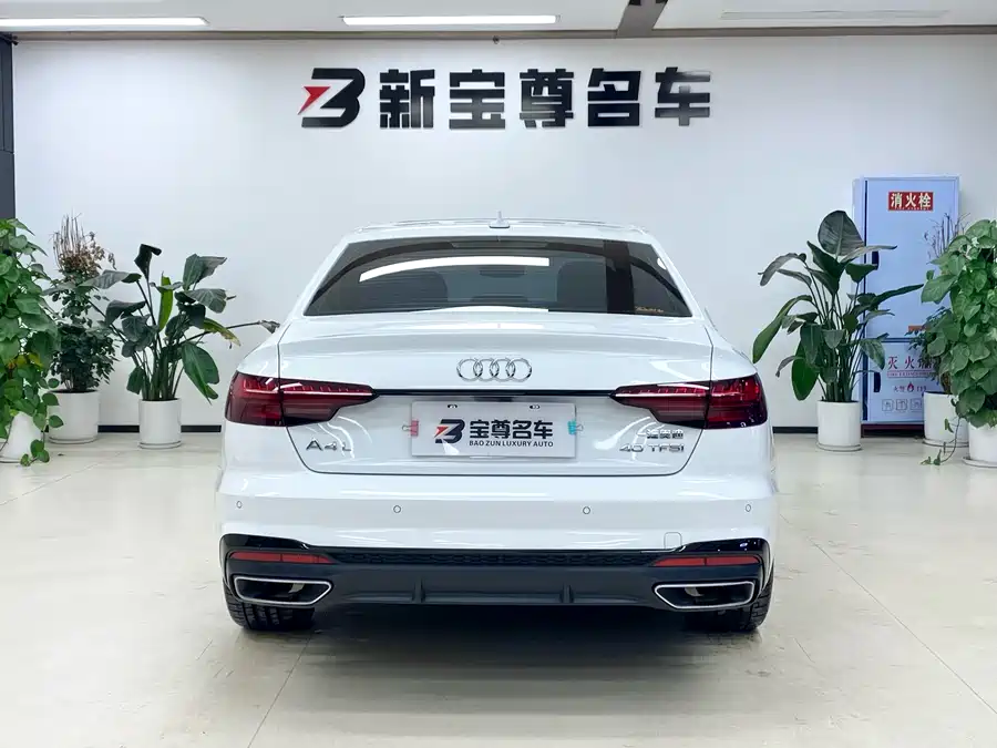 900x675_0_q87_c42_autohomecar__Chto52kyQ0uADs_ZAAdb-oJZg9Q758.jpg.webp Used Audi A4L 2024 40 TFSI luxury and dynamic model