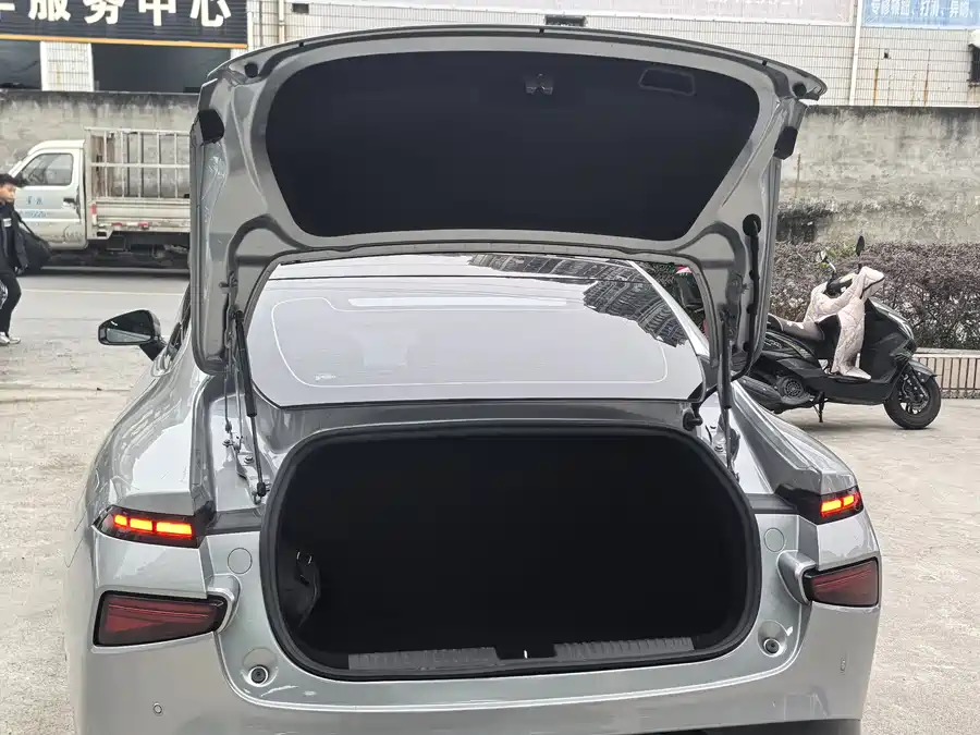 Used Xpeng P7 2022 model 670N+