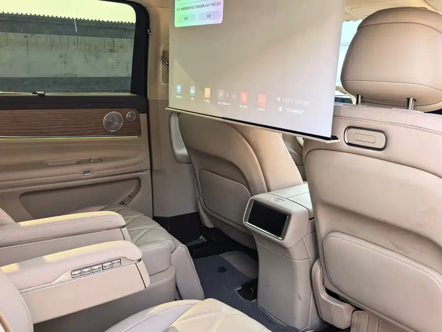 900x675_0_q87_c42_autohomecar__Chto52lA2RaAQ7NgAAcSpxr7clc654.jpg.webp Used AITO M9 2025 extended range Ultra version 52kWh 6-seater version