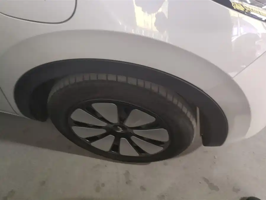 900x675_0_q87_c42_autohomecar__Chto52lAsJSAAPL_AADwIC60gak053.jpg.webp Used Wuling Bingo 2023 model 333km Yuexiang model