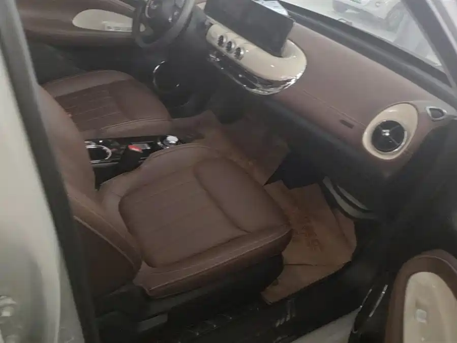 900x675_0_q87_c42_autohomecar__Chto52lAsJSAecKVAAEQEn5N9Go249.jpg.webp Used Wuling Bingo 2023 model 333km Yuexiang model