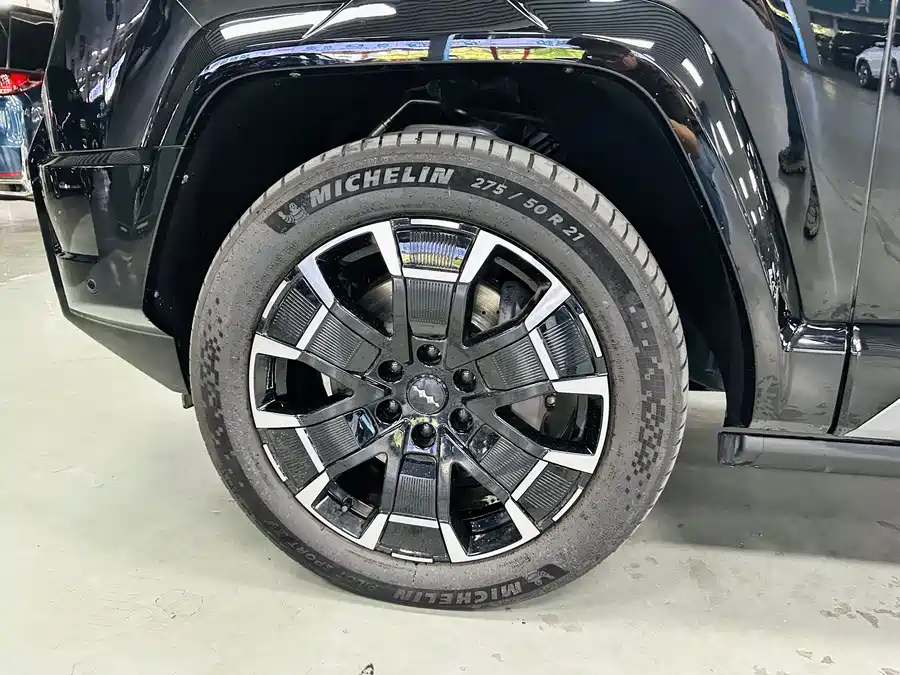 900x675_0_q87_c42_autohomecar__Chto52lCLDCAXlQCAAd03bnRgAA966.jpg.webp Used BYD Leopard 8 2025 Zhiyong flagship version 7 seats