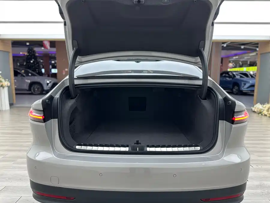 900x675_0_q87_c42_autohomecar__Chto52lCWuKAJTSeAAaM1F0Q50A931.jpg.webp Used NIO ET7 2024 75kWh Executive Edition