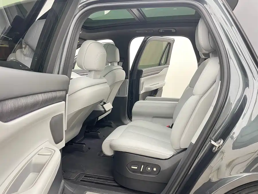 900x675_0_q87_c42_autohomecar__Chto52lD1FWAP-hyAAiC7xHGyuw723.jpg.webp Used NIO ES8 2023 model 100kWh