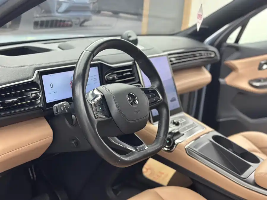 900x675_0_q87_c42_autohomecar__Chto52lFAjCAJZk5AAXTXzGbEs8882.jpg.webp Used NIO EC6 2020 615KM Performance Edition