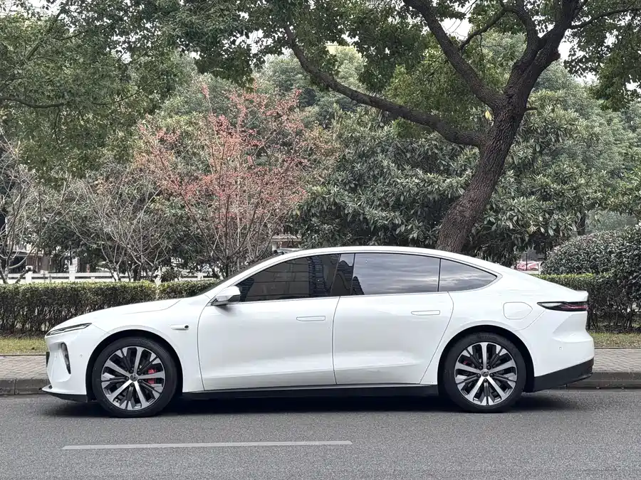 900x675_0_q87_c42_autohomecar__Chto52lFQH2AF-7jAAxJeudI-hM804.jpg.webp Used NIO ET7 2022 model 100kWh first edition