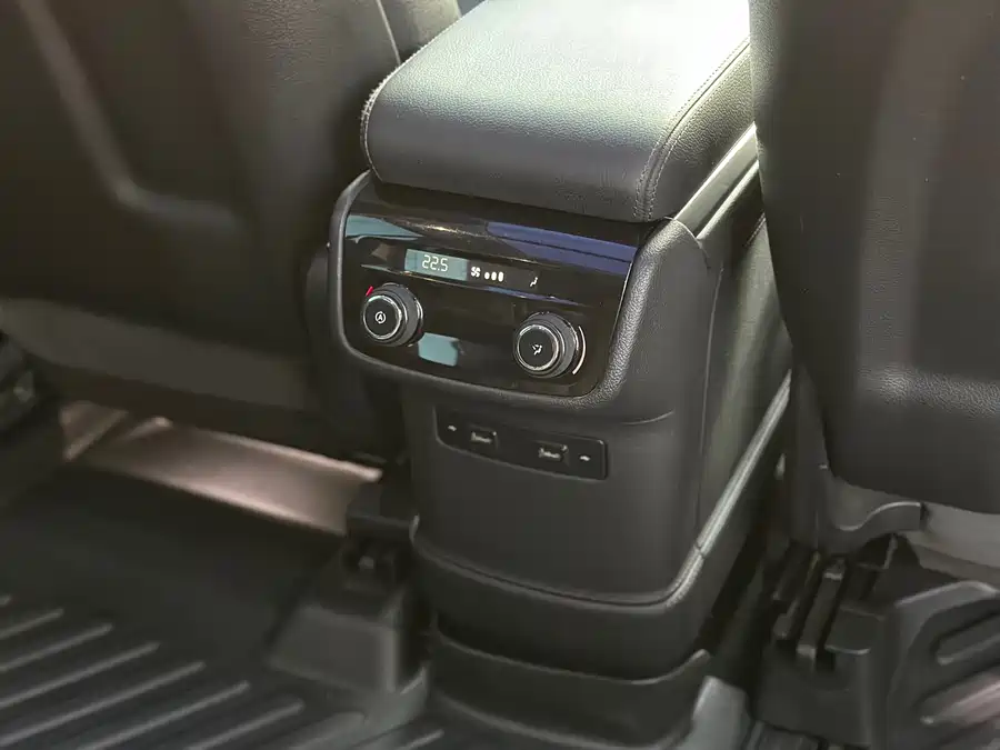 900x675_0_q87_c42_autohomecar__Chto52lGCLqAHCiNAAYlTvPXYSw915.jpg.webp Used NIO ES8 2018 model 355KM baseline version seven-seater version