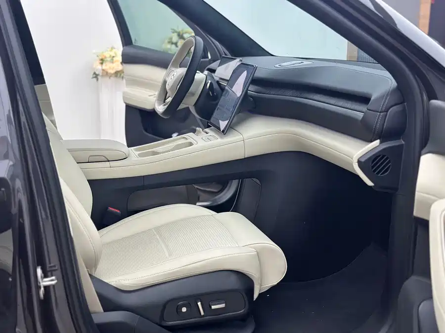 Used NIO ES6 2024 model 75kWh