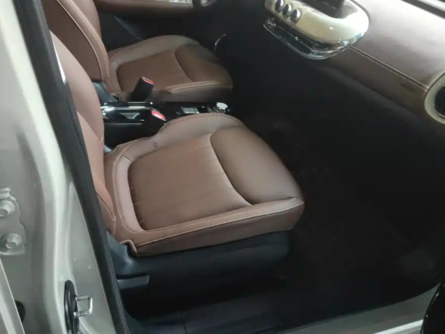 900x675_0_q87_c42_autohomecar__Chto52lGc8OAHlSGAAEZdKhyO1g047.jpg.webp Used Wuling Bingo 2024 model 333km Yuexiang model