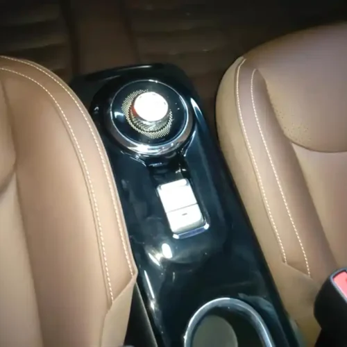 900x675_0_q87_c42_autohomecar__Chto52lGc8WAHcObAAD4g57-_ZA629.jpg.webp Used Wuling Bingo 2024 model 333km Yuexiang model