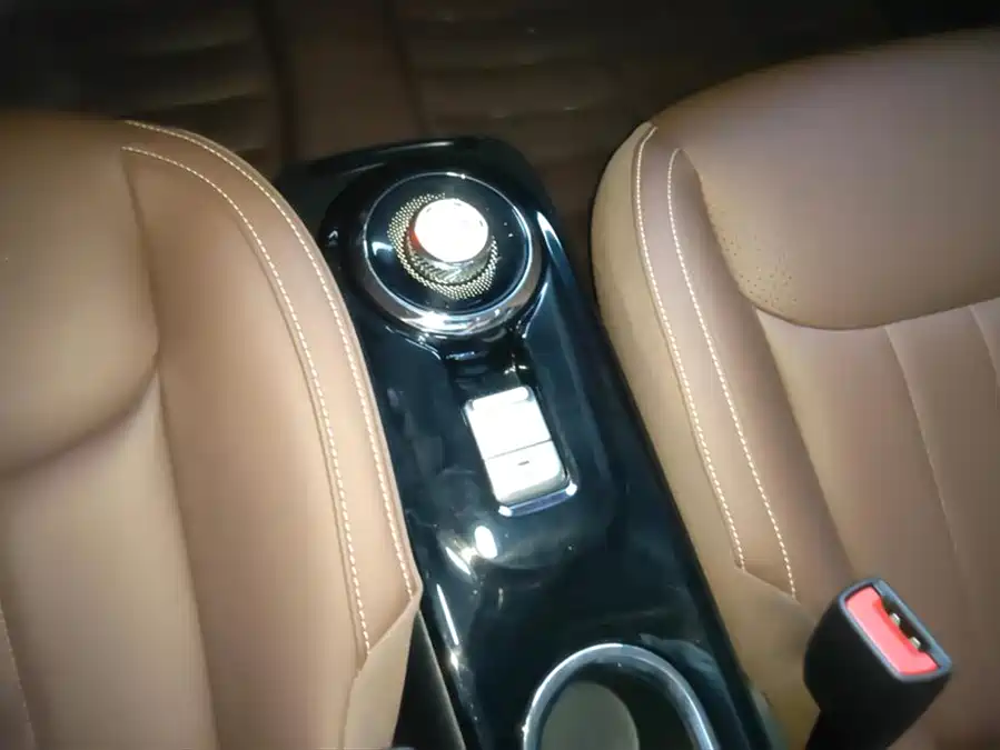 900x675_0_q87_c42_autohomecar__Chto52lGc8WAHcObAAD4g57-_ZA629.jpg.webp Used Wuling Bingo 2024 model 333km Yuexiang model