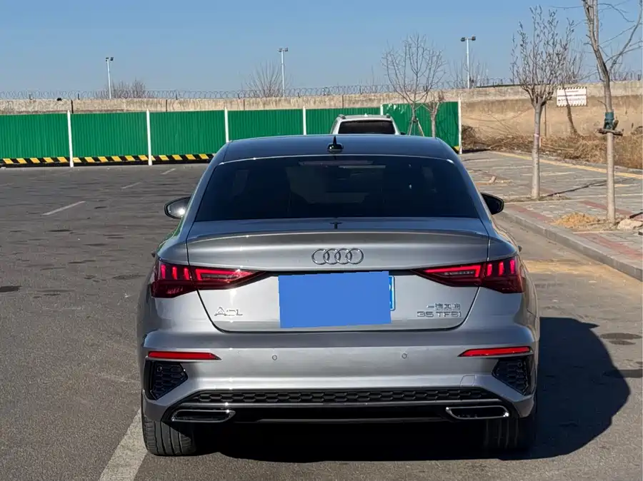 900x675_0_q87_c42_autohomecar__Chto52lHkNWASNY5AAUVbu2S2wA929.jpg.webp Used Audi A3 2022 A3L Limousine 35 TFSI Fashionable and Sporty