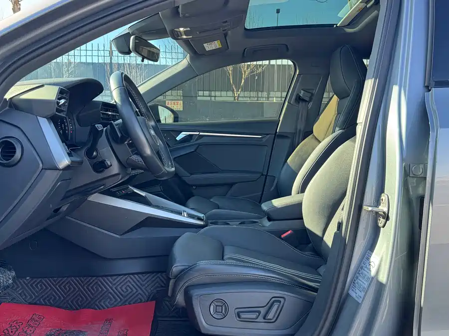 900x675_0_q87_c42_autohomecar__Chto52lHkNmAQ58IAAnl11Oc4BU272.jpg.webp Used Audi A3 2022 A3L Limousine 35 TFSI Fashionable and Sporty