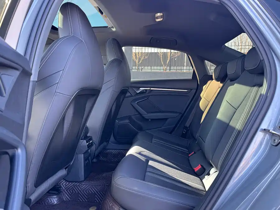 900x675_0_q87_c42_autohomecar__Chto52lHkNqAe30-AAjdqsb1aCA692.jpg.webp Used Audi A3 2022 A3L Limousine 35 TFSI Fashionable and Sporty