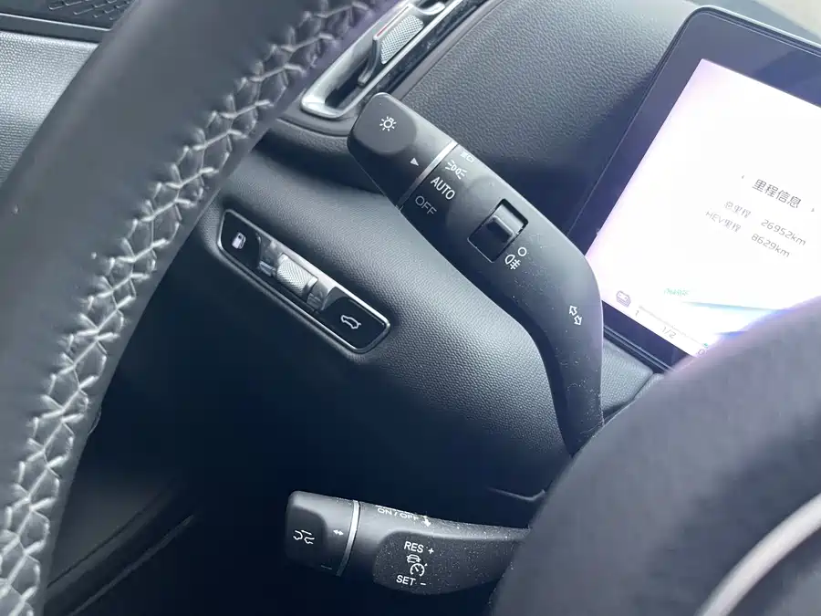 900x675_0_q87_c42_autohomecar__Chto52lHu4OAIGnOAAhS9Sszkp8999.jpg.webp Used Hongqi HS3 PHEV 2024 115km Jinwei Edition