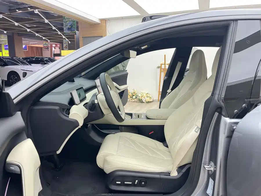 900x675_0_q87_c42_autohomecar__Chto52lIwOGAa7xHAAfydAuusbU737.jpg.webp Used NIO ET5T 2025 75kWh Touring