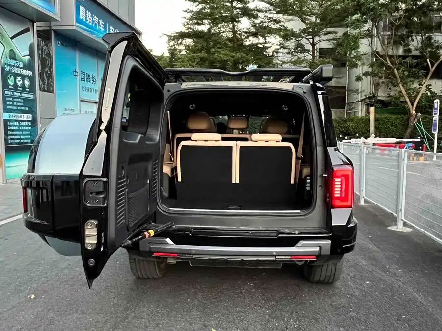 900x675_0_q87_c42_autohomecar__Chto52lJH0uAS30PAAk1vqdi_Kc765.jpg.webp Used BYD Leopard 8 2025 Zhiyong flagship version 7 seats