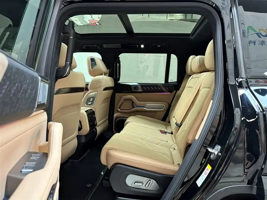 900x675_0_q87_c42_autohomecar__Chto52lKANKAaSHlAAI1Lh1AOvU888.jpg.webp Used BYD Leopard 8 2025 Zhiyong flagship version 7 seats