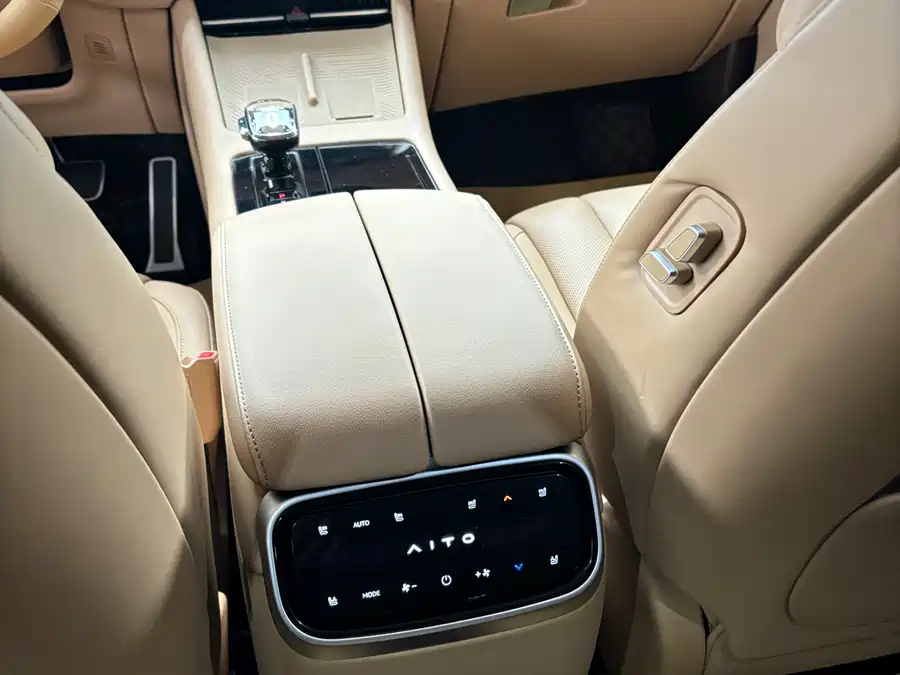 900x675_0_q87_c42_autohomecar__Chto52lLTDiAXZXVAAby2qCK4i4715.jpg.webp Used HUAWEI AITO M7 2024 1.5T rear drive Plus version 5 seats