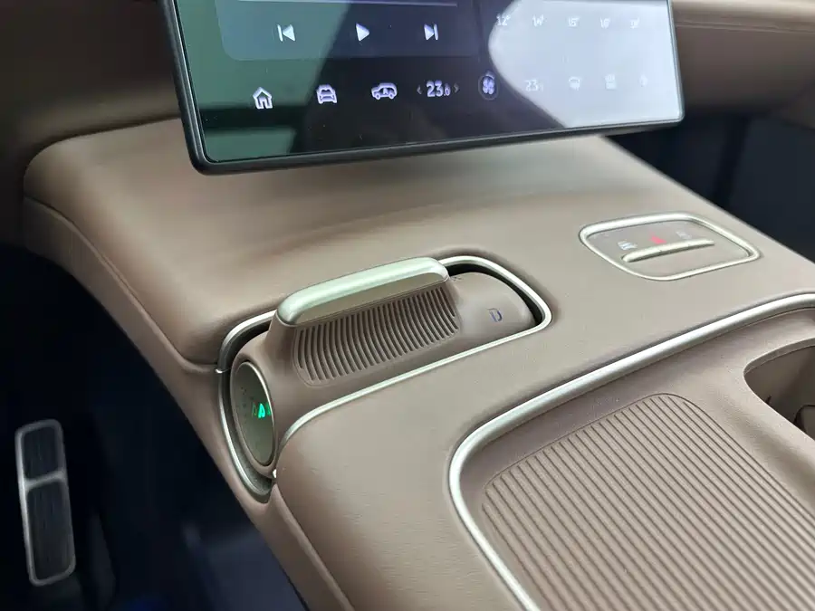 900x675_0_q87_c42_autohomecar__Chto52lMus6AA6RYAAeB96KocYQ756.jpg.webp Used NIO ES8 2023 100kWh Executive Edition