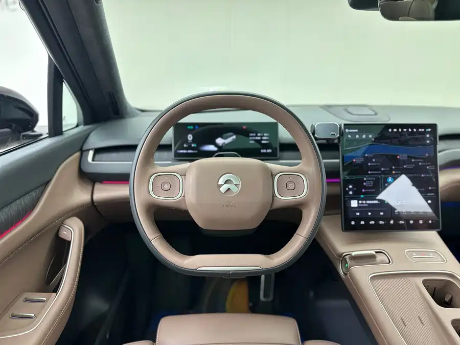 900x675_0_q87_c42_autohomecar__Chto52lMutCAH6CjAAaZEgySx2o485.jpg.webp Used NIO ES8 2023 100kWh Executive Edition