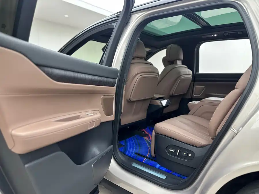 900x675_0_q87_c42_autohomecar__Chto52lMutGAbASqAAZMKNxvqPM822.jpg.webp Used NIO ES8 2023 100kWh Executive Edition