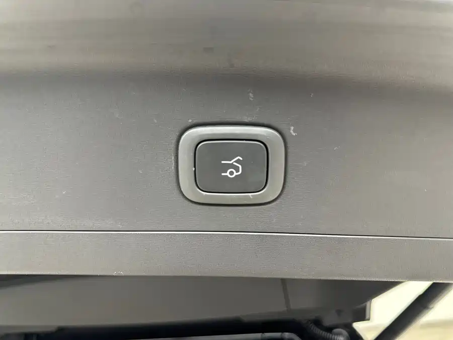 900x675_0_q87_c42_autohomecar__Chto52lMutmAamfSAAb4ZorRmoA165.jpg.webp Used NIO ES8 2023 100kWh Executive Edition