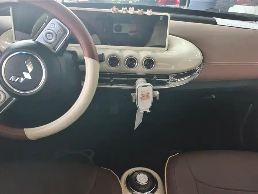 Used Wuling Bingo 2023 model 333km Yuexiang model