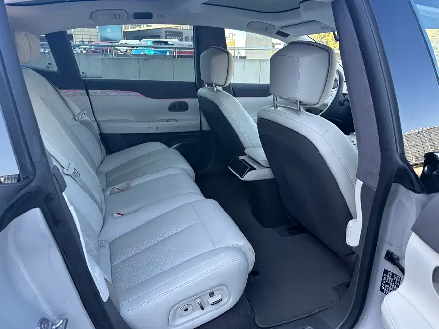 900x675_0_q87_c42_autohomecar__Chto52lN-EOAYymWAAeA09XPeuA957.jpg.webp Used NIO ET7 2024 75kWh Executive Edition