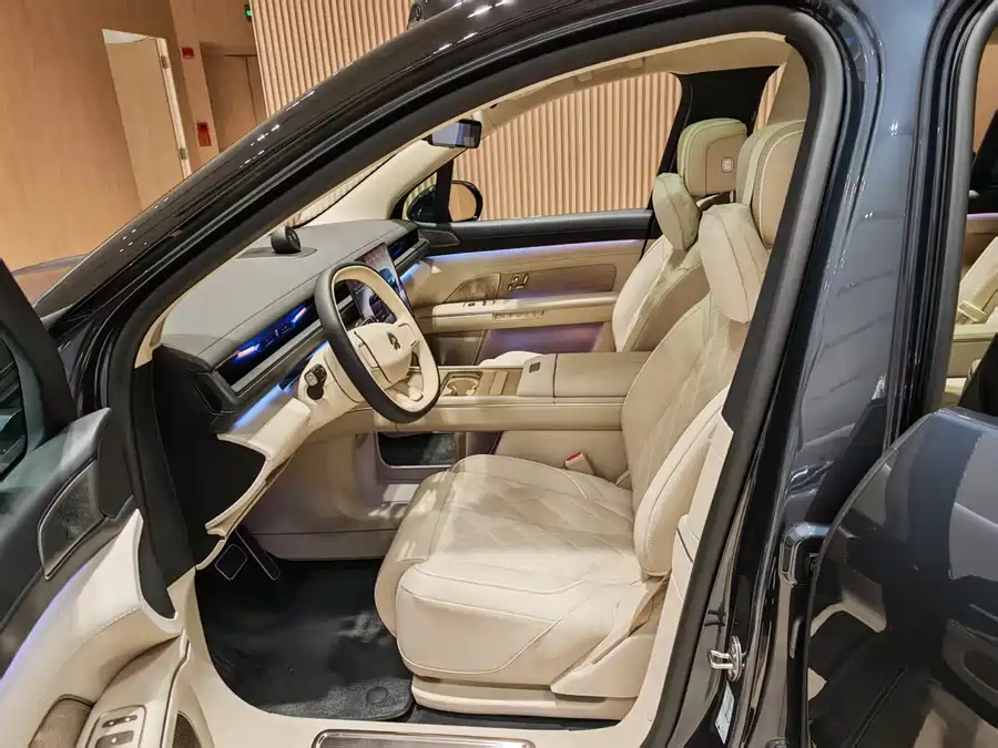 900x675_0_q87_c42_autohomecar__Chto52lN5wuAZ-CVAAd9eiZ3Gt8666.jpg.webp Used NIO ES8 2026 Six-seater Executive Signature Edition