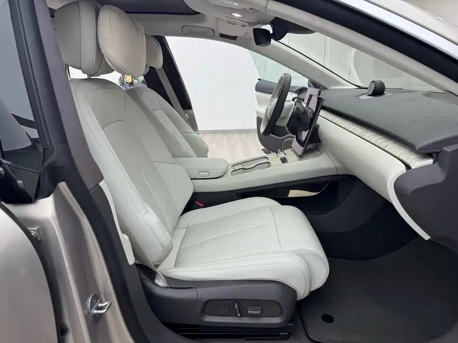 900x675_0_q87_c42_autohomecar__Chto52lN_SmAC76_AAahZuHtZnA992.jpg.webp Used NIO ET7 2024 75kWh Executive Edition