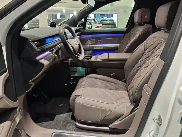 900x675_0_q87_c42_autohomecar__Chto52lOATuAc0blAADUREKu4lA015.jpg.webp Used NIO ES8 2026 Six-seater Executive Signature Edition