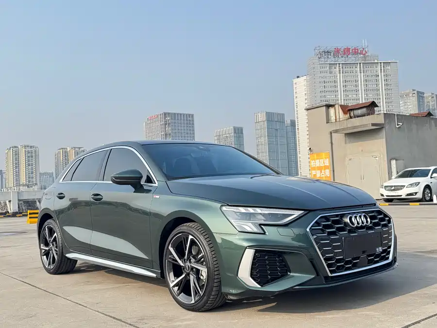 900x675_0_q87_c42_autohomecar__Chto52lQnJiAXALOAAgB7iGf9Ng067.jpg.webp Used Audi A3 2022 Sportback 35 TFSI stylish and sporty