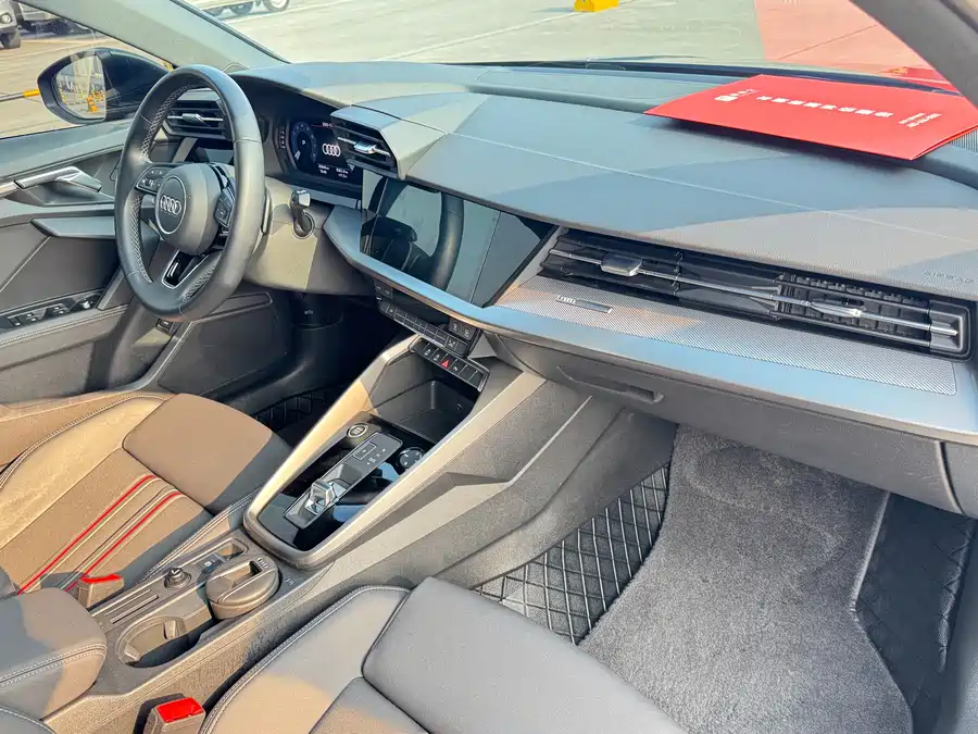 900x675_0_q87_c42_autohomecar__Chto52lQnJmAKyzIAAzy0XpNpgI123.jpg.webp Used Audi A3 2022 Sportback 35 TFSI stylish and sporty