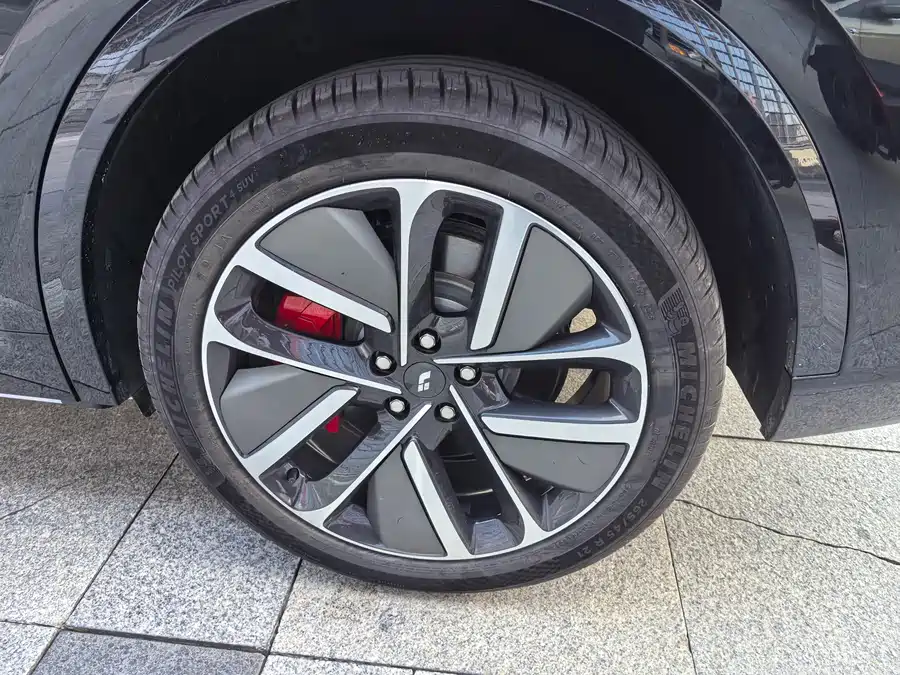 900x675_0_q87_c42_autohomecar__ChtpWGi47E-ACqk4AAyFNQ8sJDw363.jpg.webp Used Li Auto L9 2024 Pro