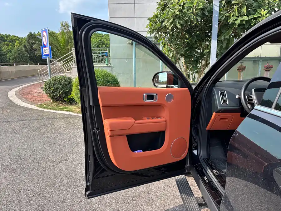 900x675_0_q87_c42_autohomecar__ChtpWGiS5e6ALZNyAA4kwAFXla4788.jpg.webp Used Li Auto L9 2024 Ultra