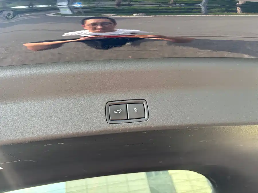 900x675_0_q87_c42_autohomecar__ChtpWGiS5f-AVbRJAAn9K-Jzrw4310.jpg.webp Used Li Auto L9 2024 Ultra