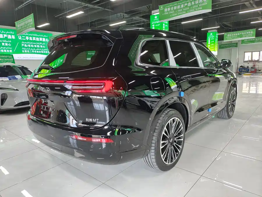 900x675_0_q87_c42_autohomecar__ChtpWGilgliAd1P0AAcwHc-EI9o099.jpg.webp Used HUAWEI AITO M7 2024 1.5T Intelligent Driving Four-wheel Drive Ultra Version 5 Seats