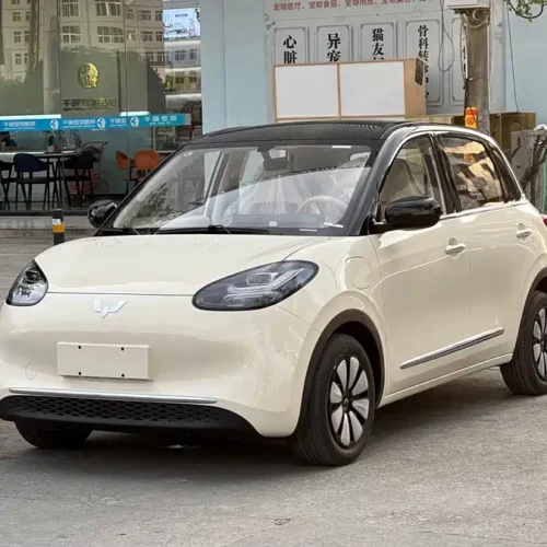 900x675_0_q87_c42_autohomecar__ChtpWGiouFSAeQl3AAt80K-wGgU831.jpg.webp Used Wuling Bingo 2025 model 333km Yuexiang model