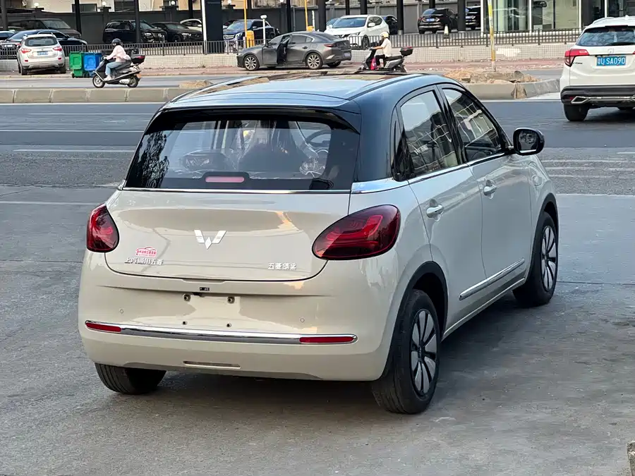 900x675_0_q87_c42_autohomecar__ChtpWGiqdBaAdPuGAArCQmulJTc585.jpg.webp Used Wuling Bingo 2025 model 333km Yuexiang model