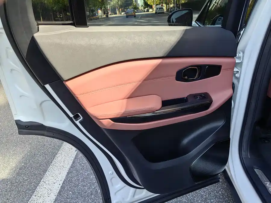 900x675_0_q87_c42_autohomecar__ChtpWGj0aCSAG6xEAAbI0M6lr9g862.jpg.webp Used NIO EC6 2020 440KM Performance Edition