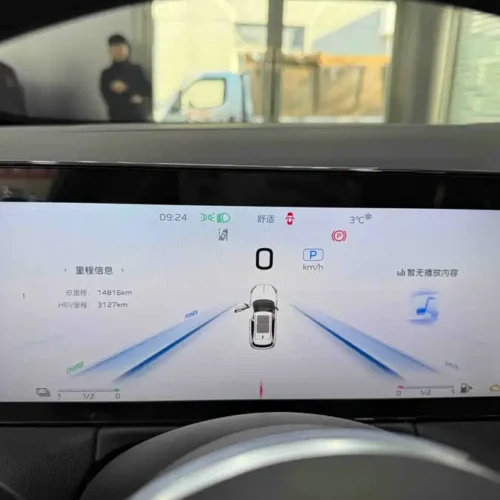 900x675_0_q87_c42_autohomecar__ChtpWGj8LxOARz2QAAZ19gzGPPE908.jpg.webp Used Hongqi HS3 PHEV 2024 115km Jinwei Edition