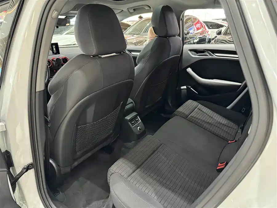 900x675_0_q87_c42_autohomecar__ChtpWGjd7sSAOkjmAAH7rCd5_ps903.jpg.webp Used Audi A3 2020 Limousine 35 TFSI Sports National V