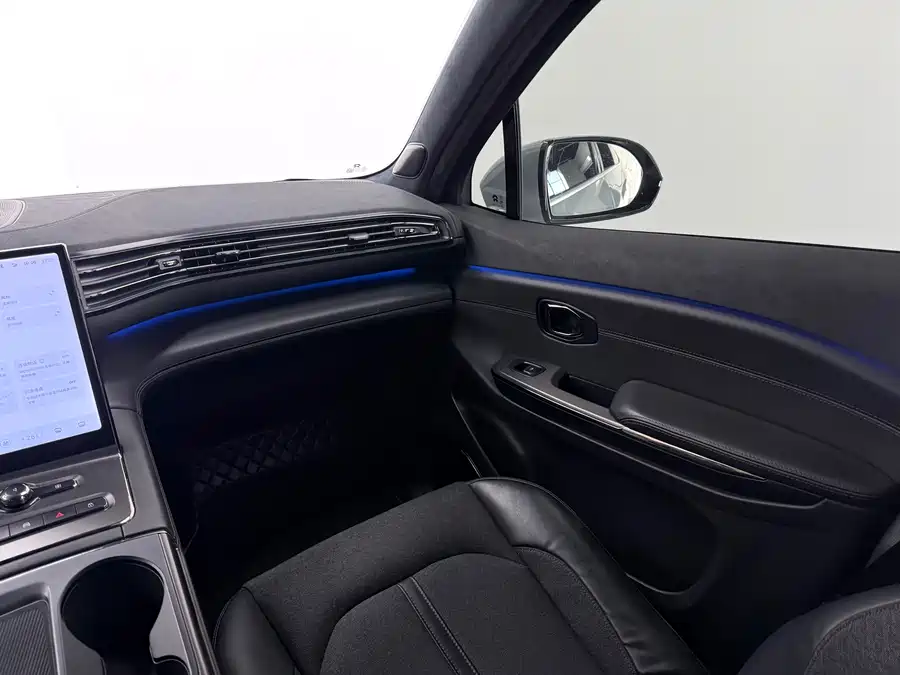 900x675_0_q87_c42_autohomecar__ChtpWGk-N1mAHNp4AAZa2GjwJtI865.jpg.webp Used NIO EC6 2020 440KM Performance Edition