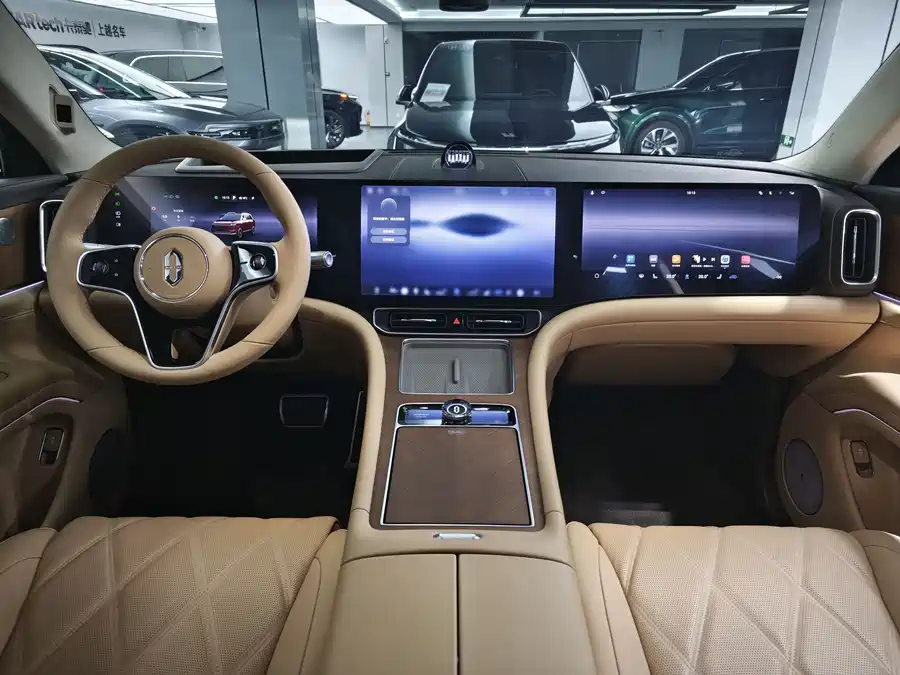 900x675_0_q87_c42_autohomecar__ChtpWGk-ZRaACGCwAAVahXFefxc862.jpg.webp Used AITO M9 2025 extended range Ultra version 52kWh 4-seater version